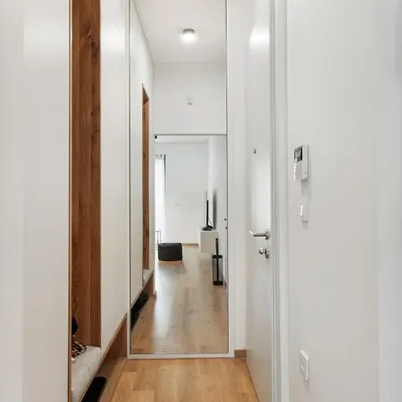 Elegant 1-bedroom Hradeckega Ljubljana